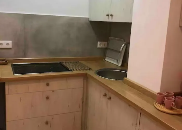 A Un Minuto De La Playa * גיחון